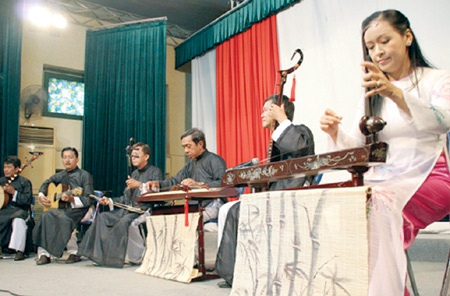 Vietnam to bring folk music piece to int’l seminar - visa vietnam
